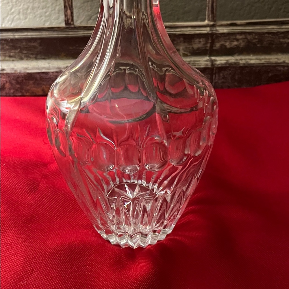 Elegant Crystal Decanter with Stopper,Vintage - Picture 2 of 7